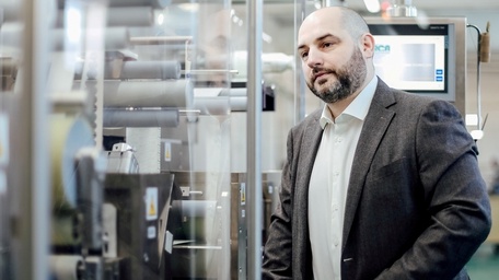 Все носятся с масками.